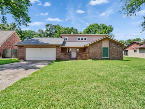 Homes For Sale - 508 Pin Oak Drive<br/> Baytown, TX 77520
