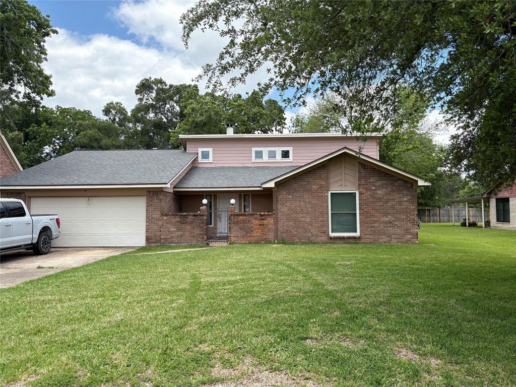Photo of 508 Pin Oak Drive, Baytown, TX 77520 (MLS # 68358794)