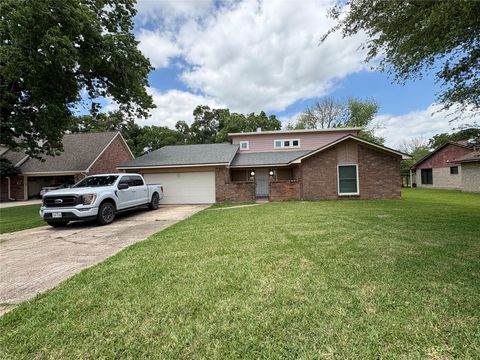 Photo of 508 Pin Oak Drive, Baytown, TX 77520 (MLS # 68358794)