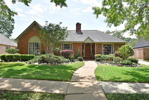 Photo of 3862 W Wisteria Circle, Sugar Land, TX 77479 (MLS # 17749483)
