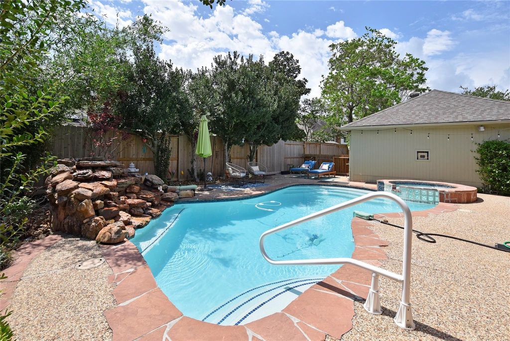 Photo of 3862 W Wisteria Circle, Sugar Land, TX 77479 (MLS # 17749483)