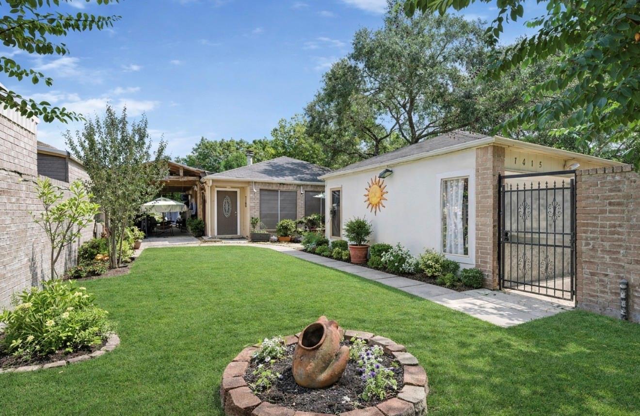 7415 San Simeon Drive