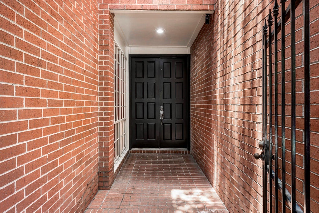 Photo of 4904 Yoakum Boulevard, Houston, TX 77006 (MLS # 56975233)