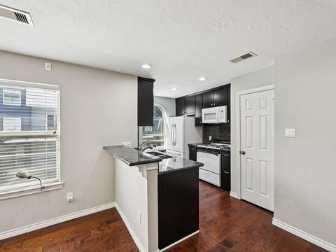 Tiny photo for 1405 Bailey Street, Houston, TX 77019 (MLS # 66894053)