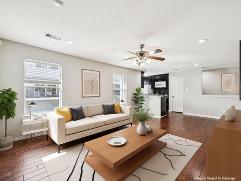 Tiny photo for 1405 Bailey Street, Houston, TX 77019 (MLS # 66894053)