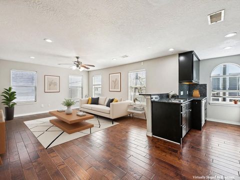 Tiny photo for 1405 Bailey Street, Houston, TX 77019 (MLS # 66894053)