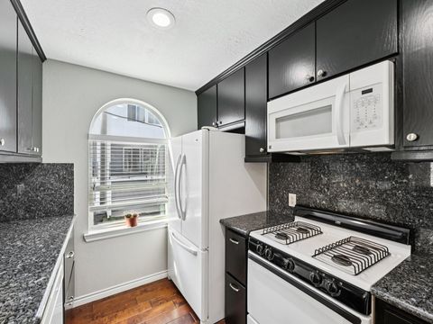 Tiny photo for 1405 Bailey Street, Houston, TX 77019 (MLS # 66894053)