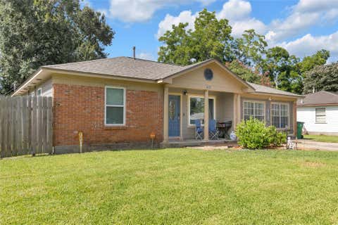 Photo of 617 Catalpa Street, Angleton, TX 77515 (MLS # 25554234)