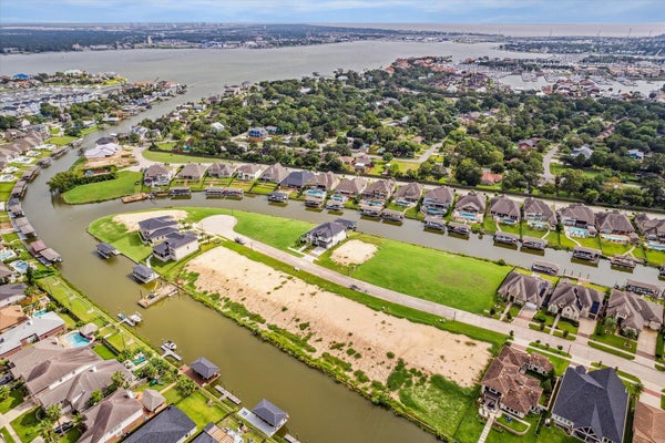 610 APPIA DR, KEMAH, TX 77565 - Image 3e3efea77ece78eb303d76a7776efaf4/3135782964