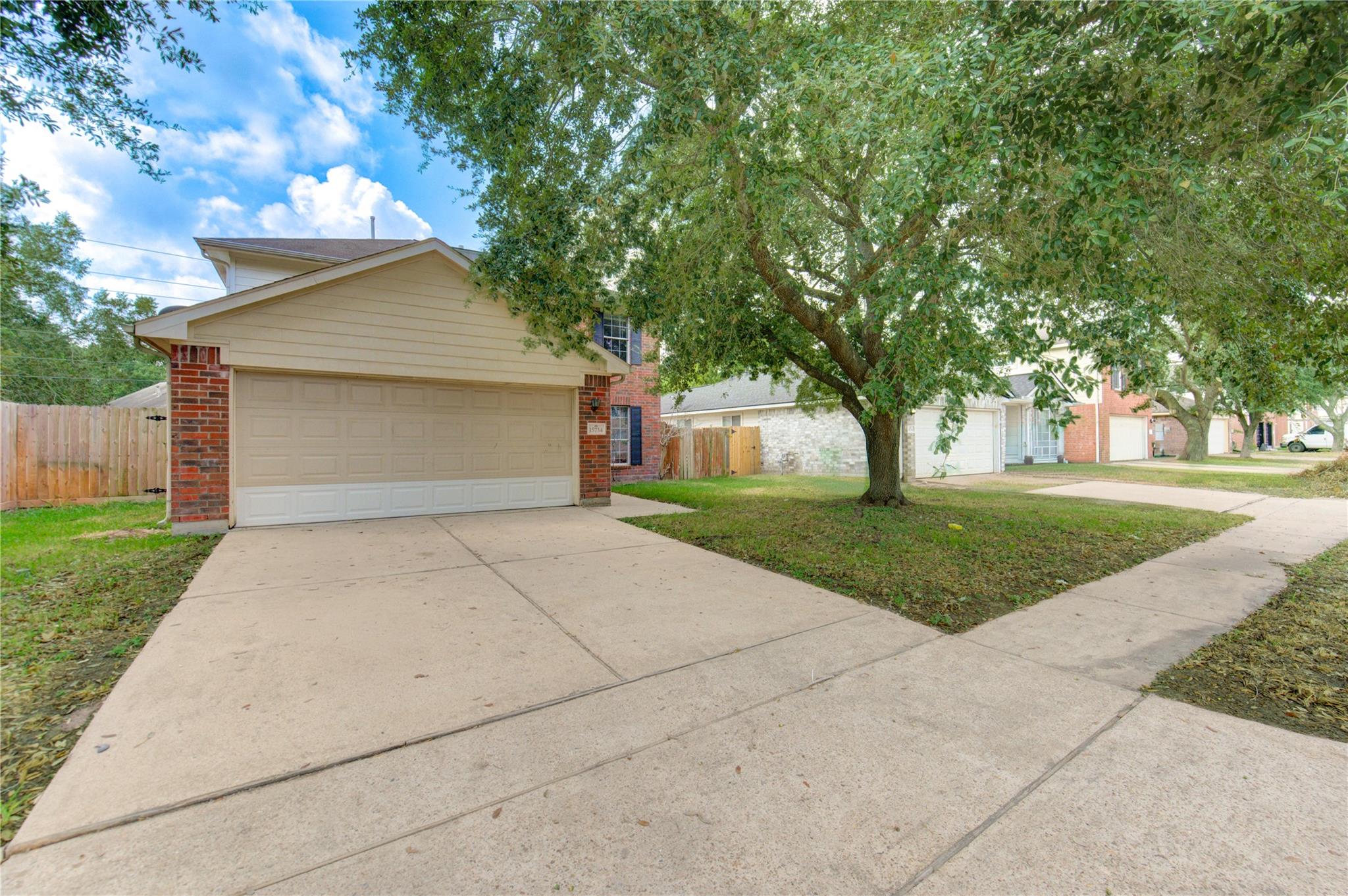 15734 Briargate Court