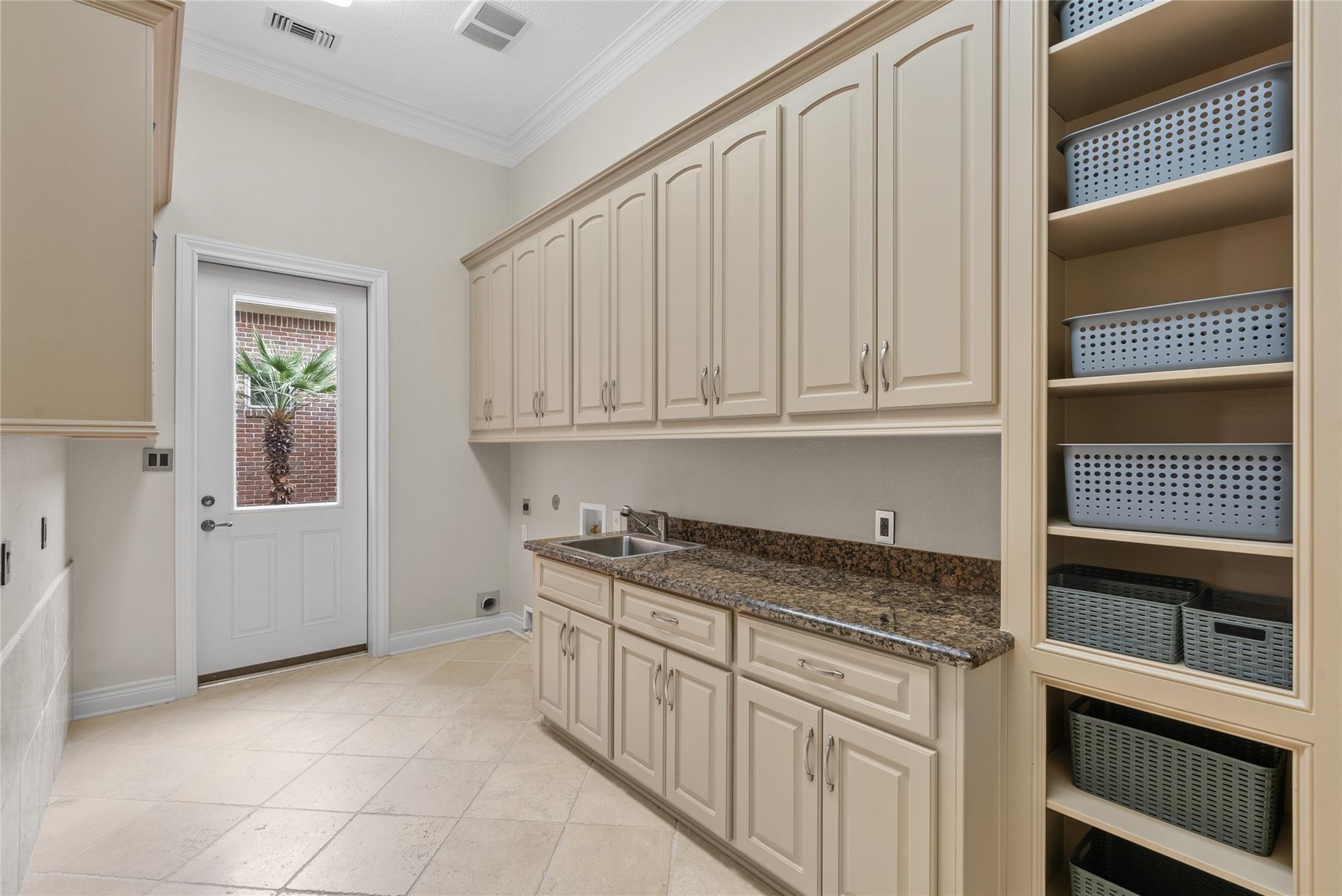 Sugar Land, Texas, 77478, United States, 4 Bedrooms Bedrooms, ,4 BathroomsBathrooms,Residential,Active,2032906