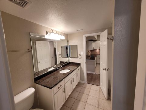 Photo of 1919 Post Oak Park Drive #5305, Houston, TX 77027 (MLS # 7743333)