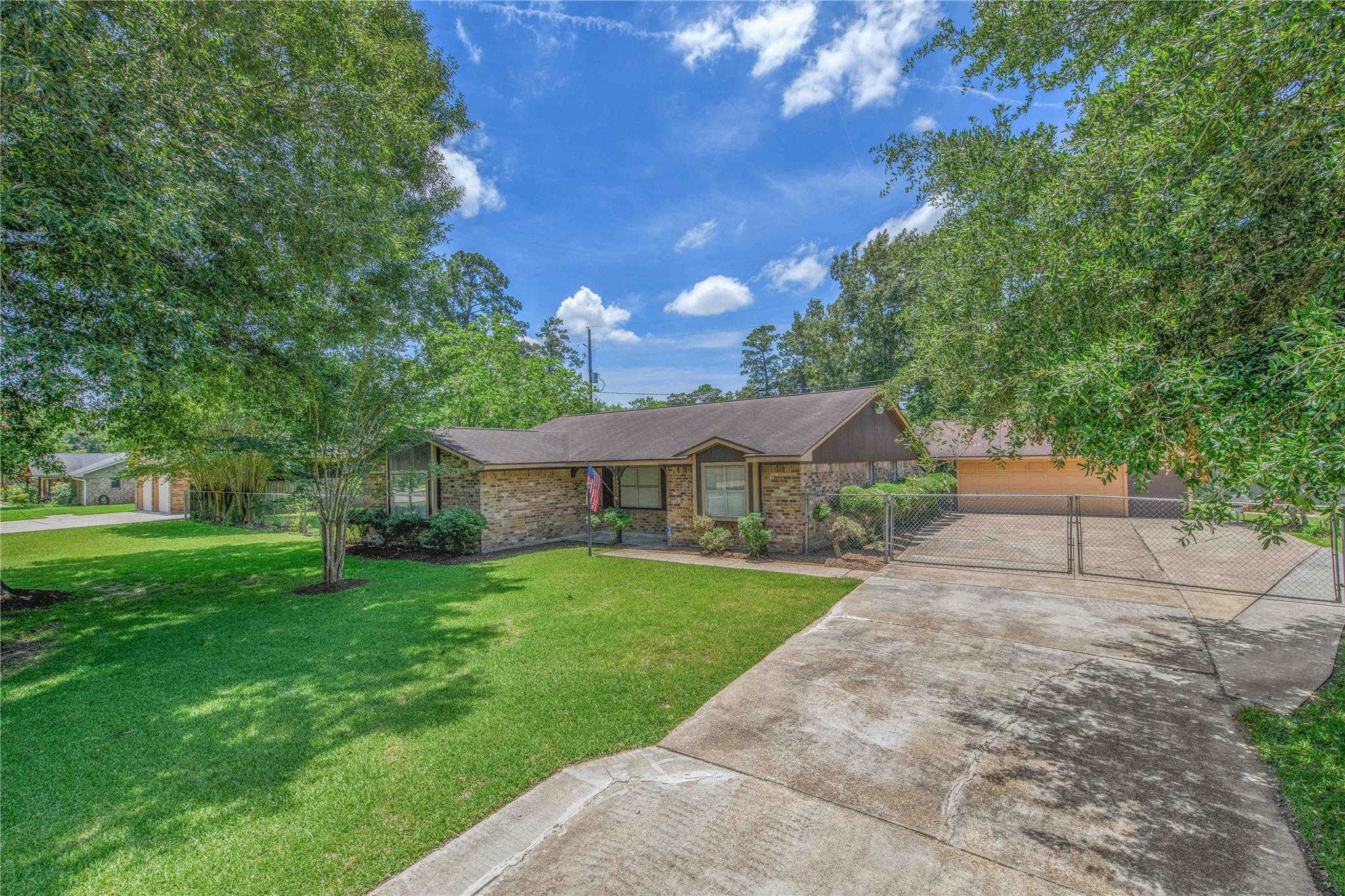 19023 Lakeshire Street