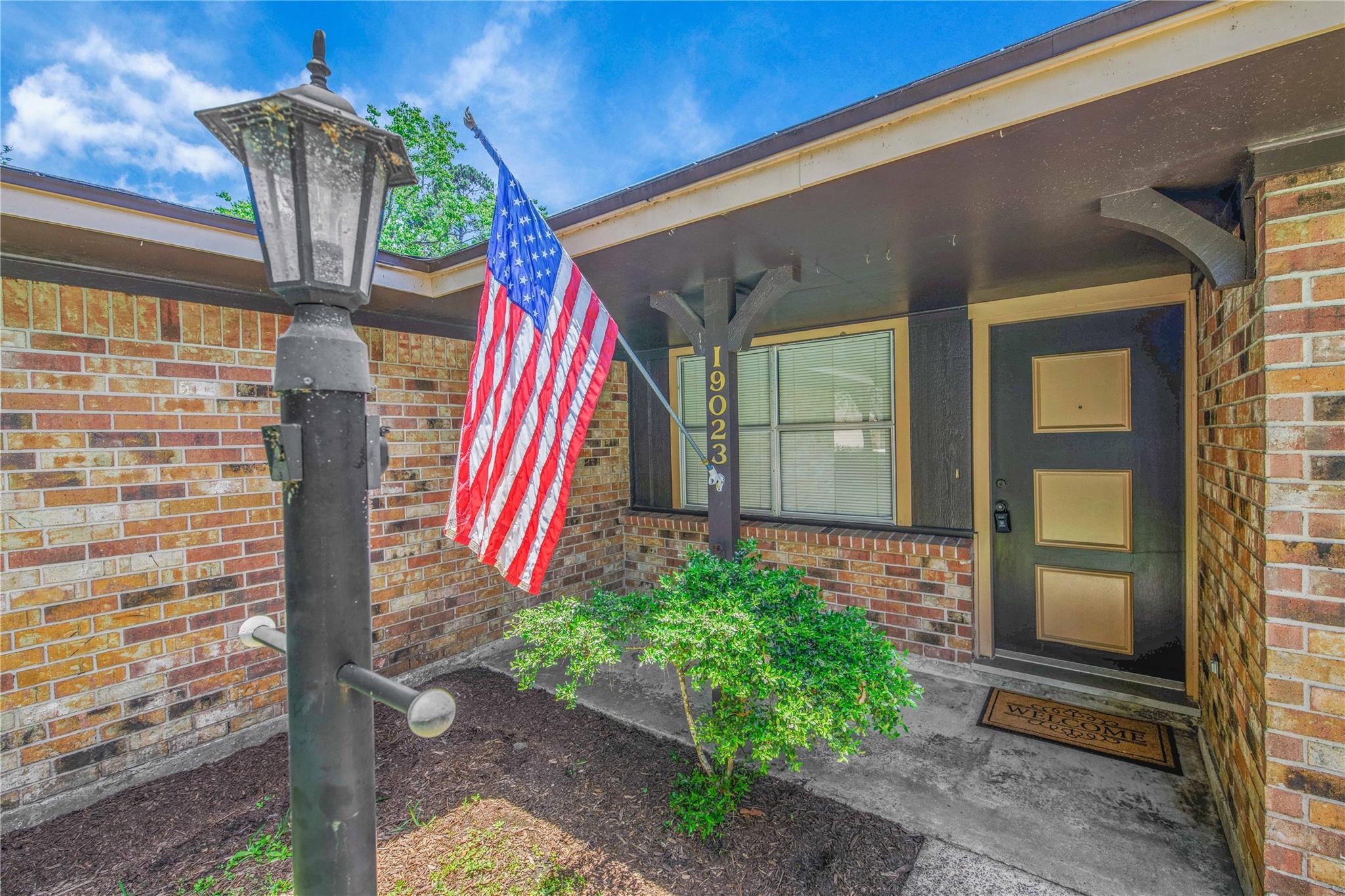 19023 Lakeshire Street