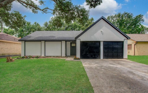 Photo of 24127 Spring Towne Drive, Spring, TX 77373 (MLS # 62658833)