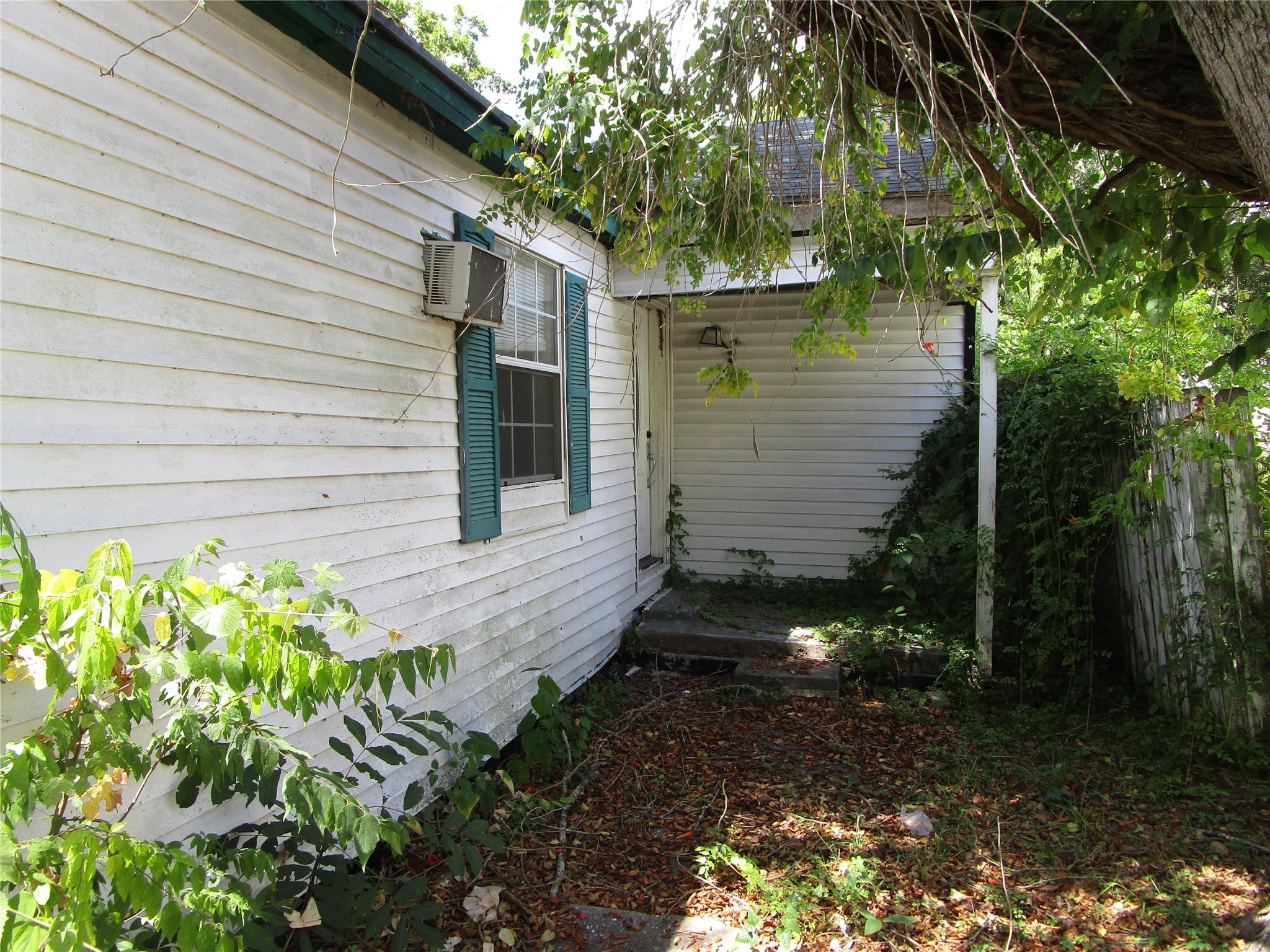 1306 Pershing Street