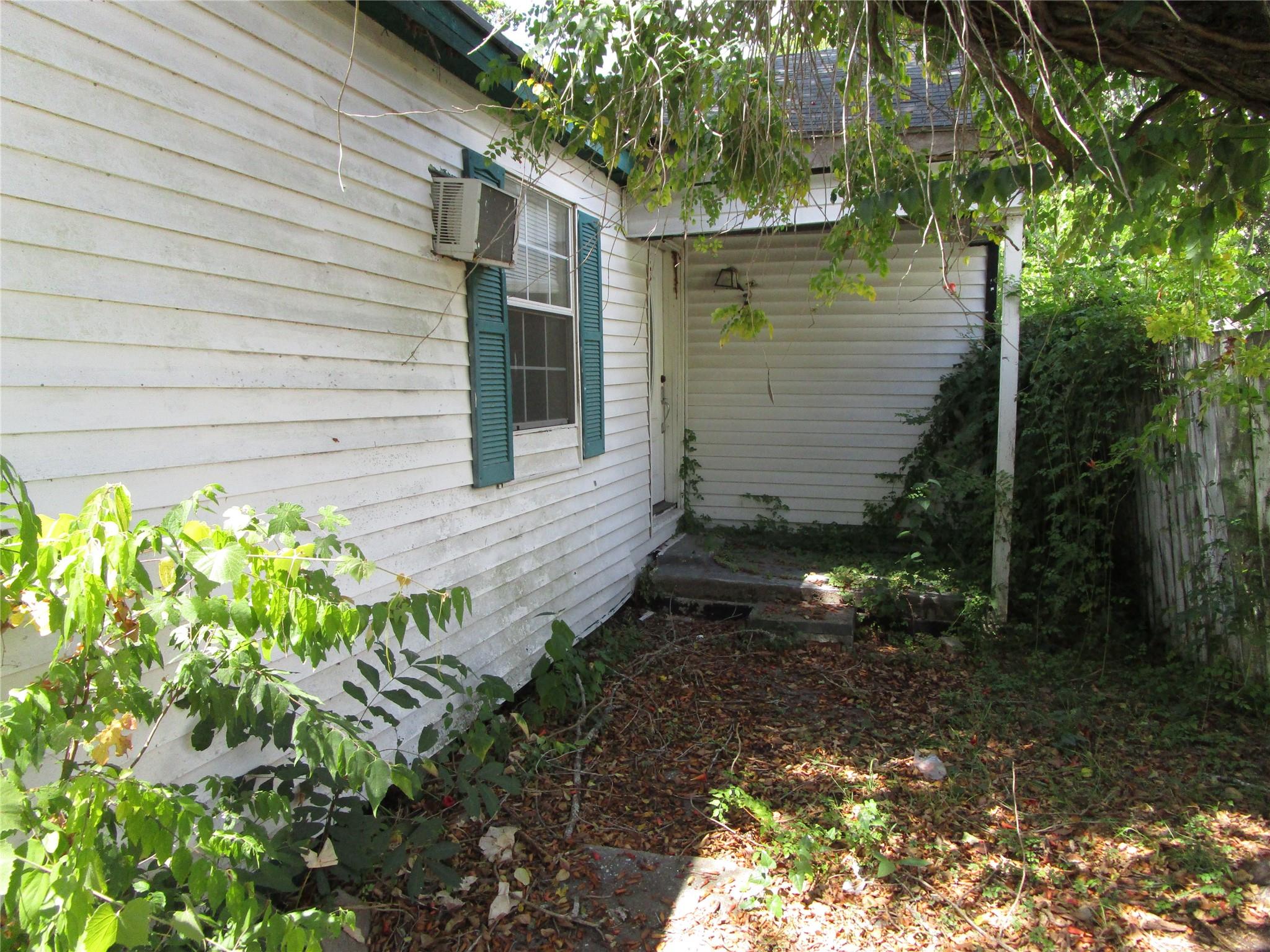 1306 Pershing Street