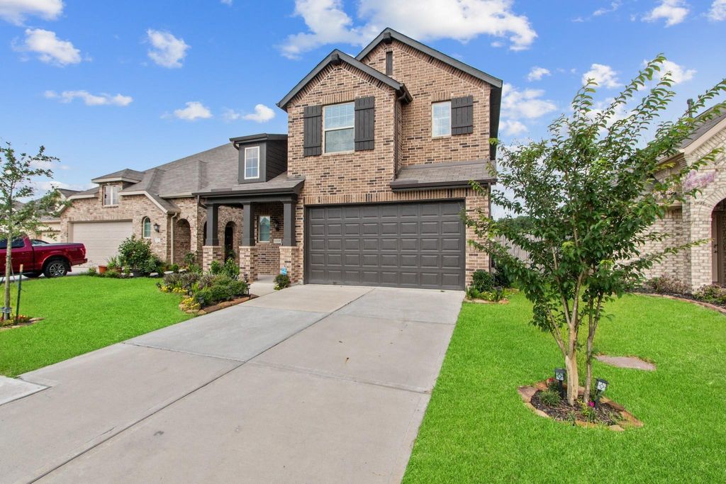 Photo of 12335 Summerbrook Drive, Houston, TX 77066 (MLS # 28960104)