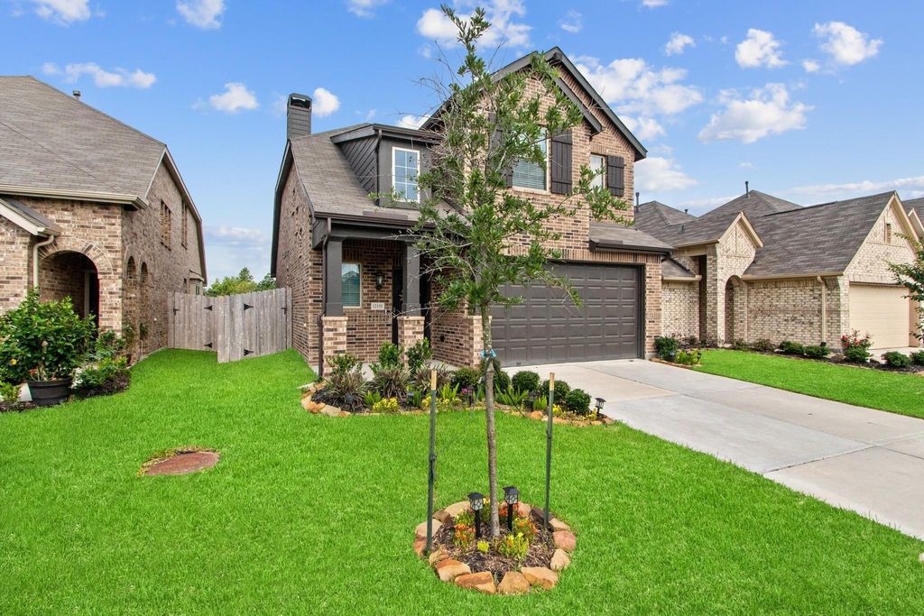 Photo of 12335 Summerbrook Drive, Houston, TX 77066 (MLS # 28960104)