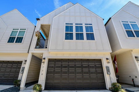 Apartment For Sale - 5710 White Magnolia Street<br/> Harris County, Houston, TX 77091