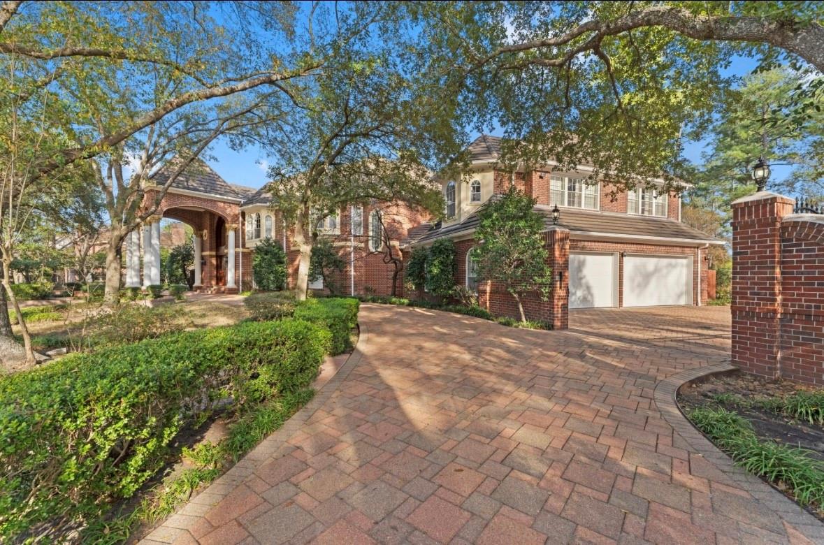 2907 Cedar Woods Place