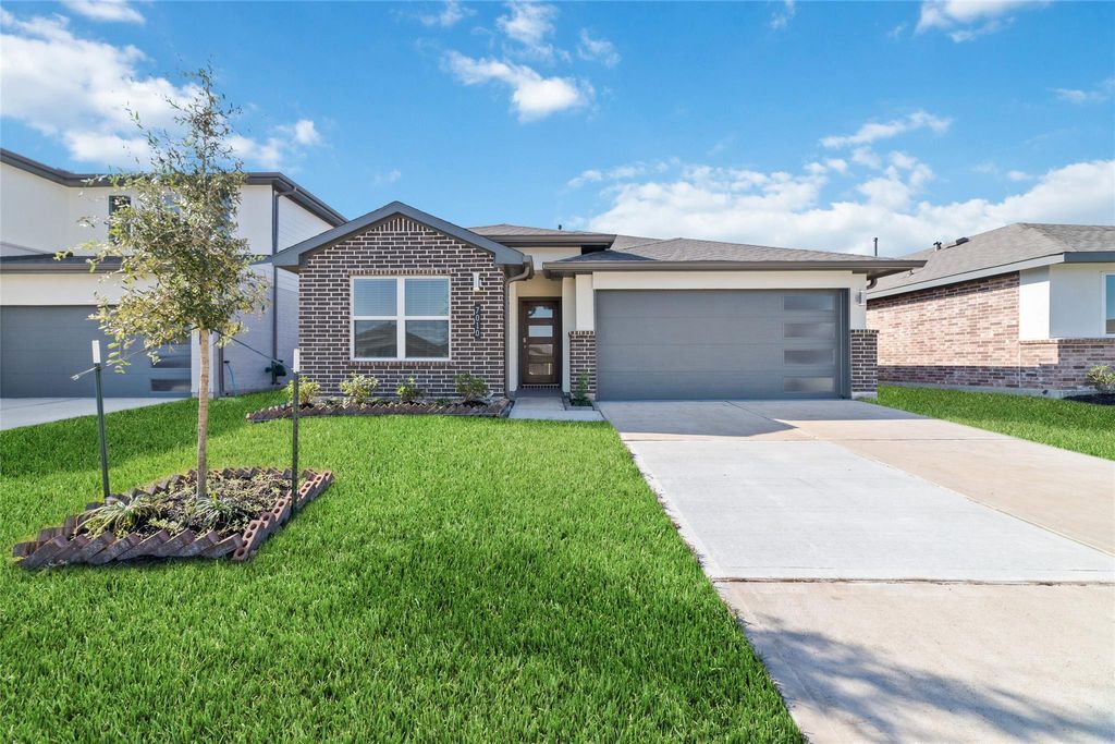 Photo of 7010 Fleetwood Crescent Way, Richmond, TX 77407 (MLS # 28263150)