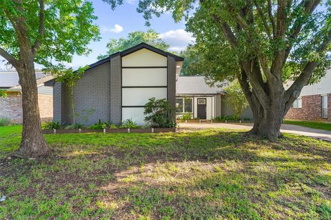Photo of 16026 Beechnut Street, Houston, TX 77083 (MLS # 39468748)