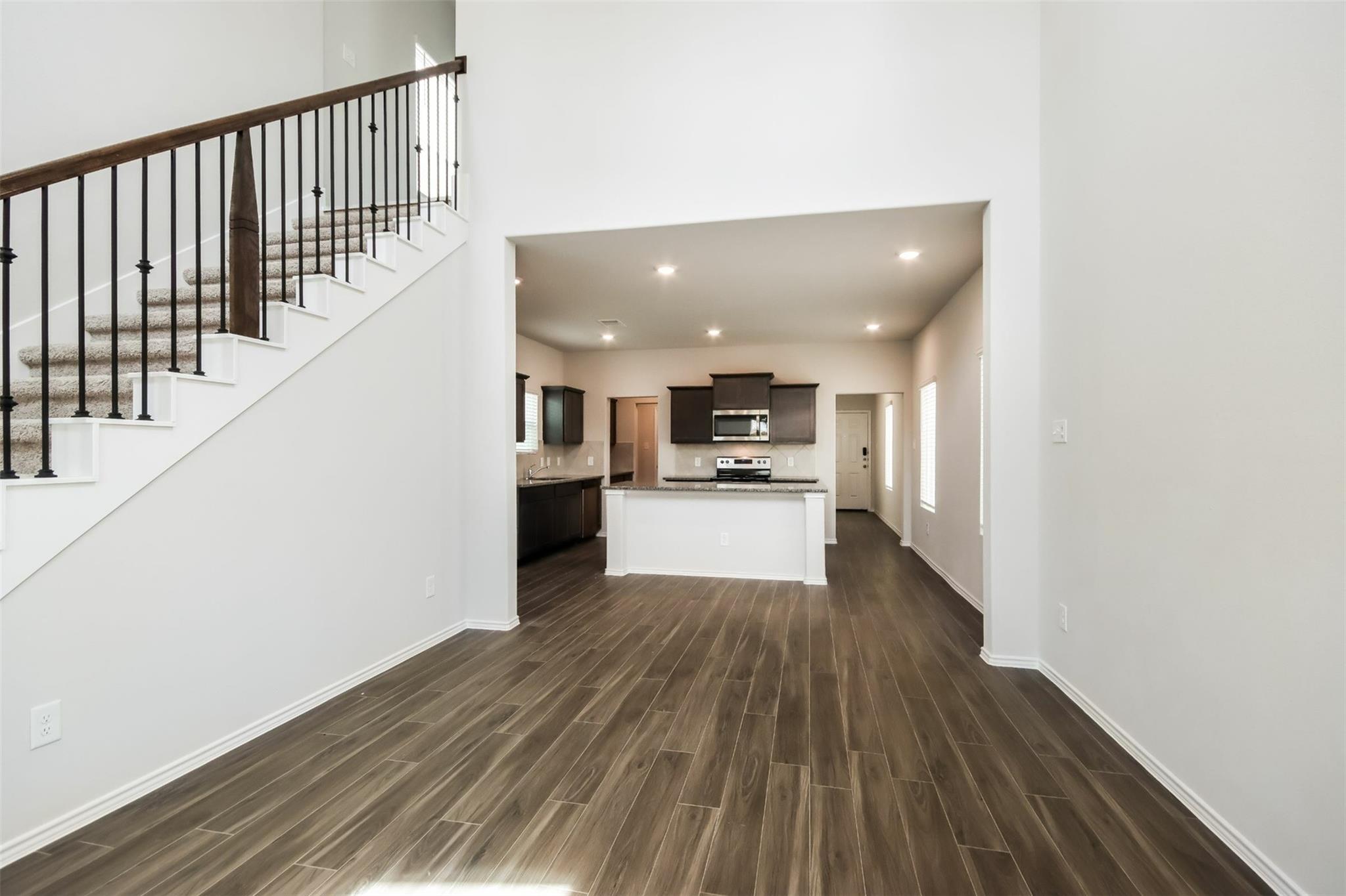 15304 Estrella East