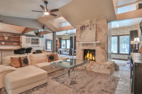 Homes For Sale - 502 Wildwood Drive<br/> Seabrook, TX 77586