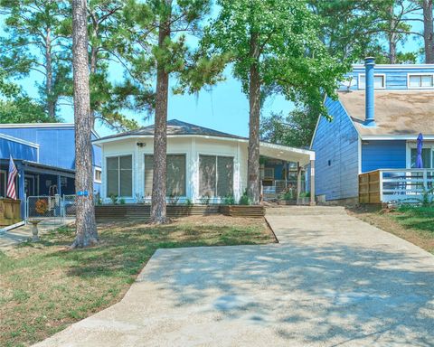 Photo of 21 Harbour Lane, Coldspring, TX 77331 (MLS # 36702827)