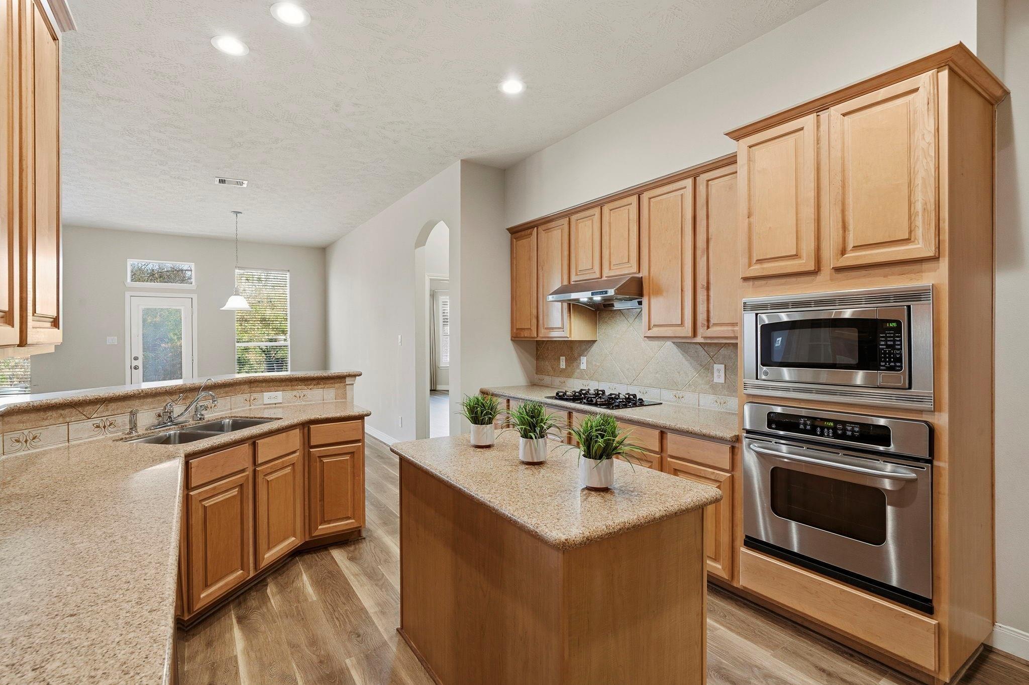 6843 Loupe Lane