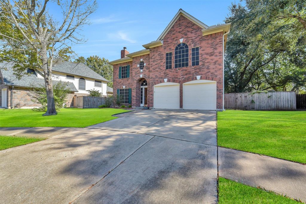 Photo of 1106 Pecan Crest Court, Sugar Land, TX 77479 (MLS # 51834542)