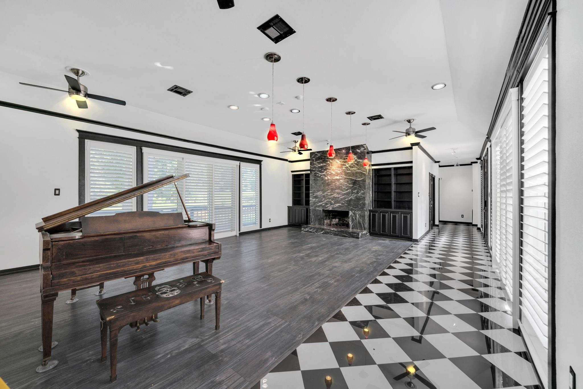 3102 Breezy Pines Court