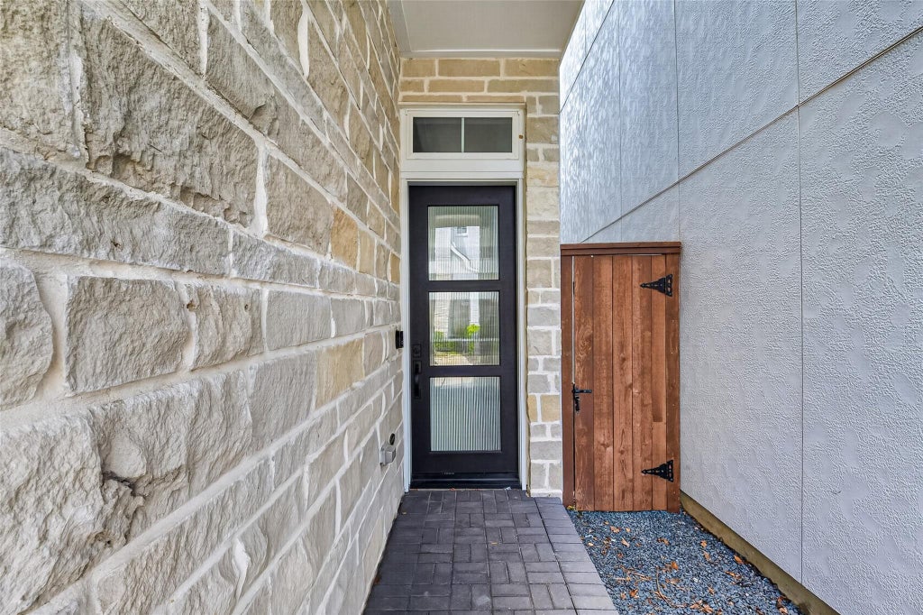 Photo of 3615 Cambridge Gate Lane, Houston, TX 77055 (MLS # 36948976)