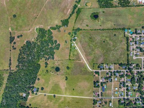 801 Allison Groesbeck TX 76642