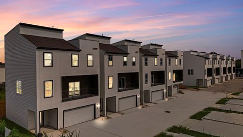 Photo of 4709 Thornton Views Rd Rd, Houston, TX 77018 (MLS # 10999236) Photo of 4709 Thornton Views Rd Rd, Houston, TX 77018 (MLS # 10999236)