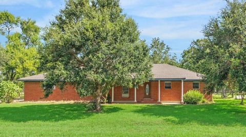 Photo of 111 Chadwick Rd, Bay City, TX 77414 (MLS # 4933345)