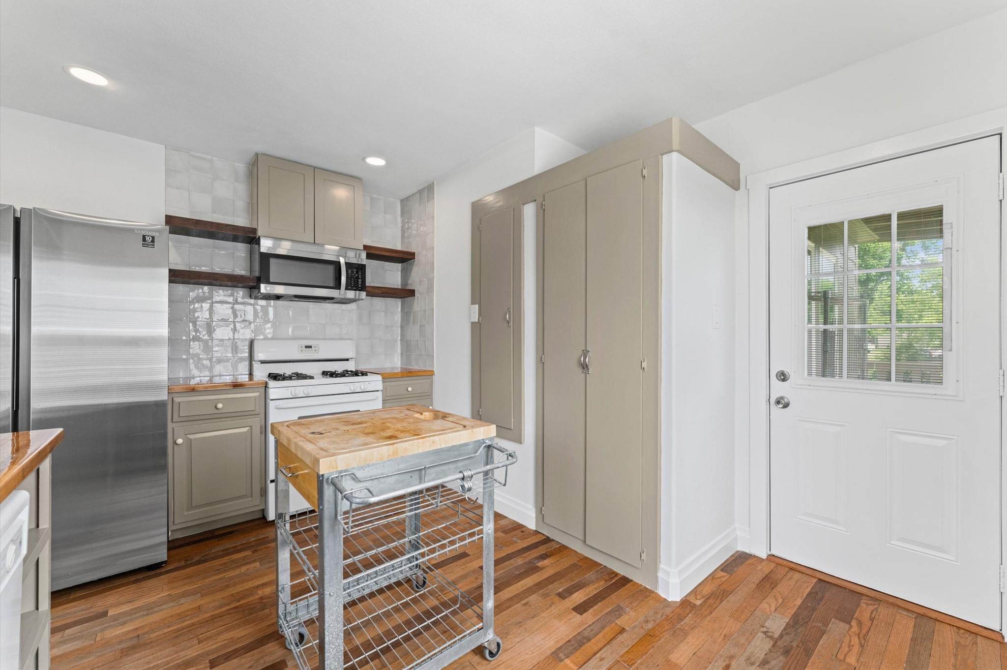 1212 Glendale