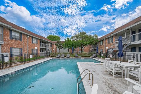 Photo of 2350 Bering Drive #94, Houston, TX 77057 (MLS # 35603445)