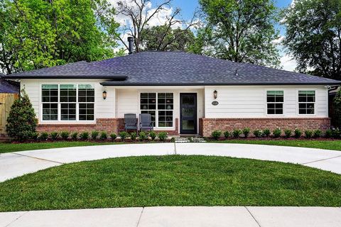 Photo of 5326 Windswept Lane, Houston, TX 77056 (MLS # 313731) Photo of 5326 Windswept Lane, Houston, TX 77056 (MLS # 313731)