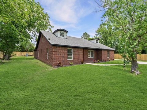 Photo of 423 Masterson Street, Arcola, TX 77583 (MLS # 61535277)