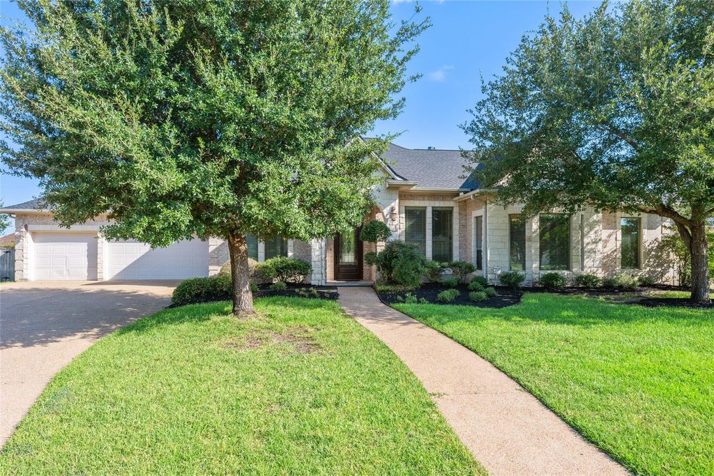 Photo of 904 Plainfield Court, College Station, TX 77845 (MLS # 53053551)