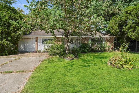 Photo of 7603 Caddo Road, Houston, TX 77016 (MLS # 70524136)