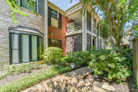 Photo of 720 Augusta Drive #720, Houston, TX 77057 (MLS # 18939746)