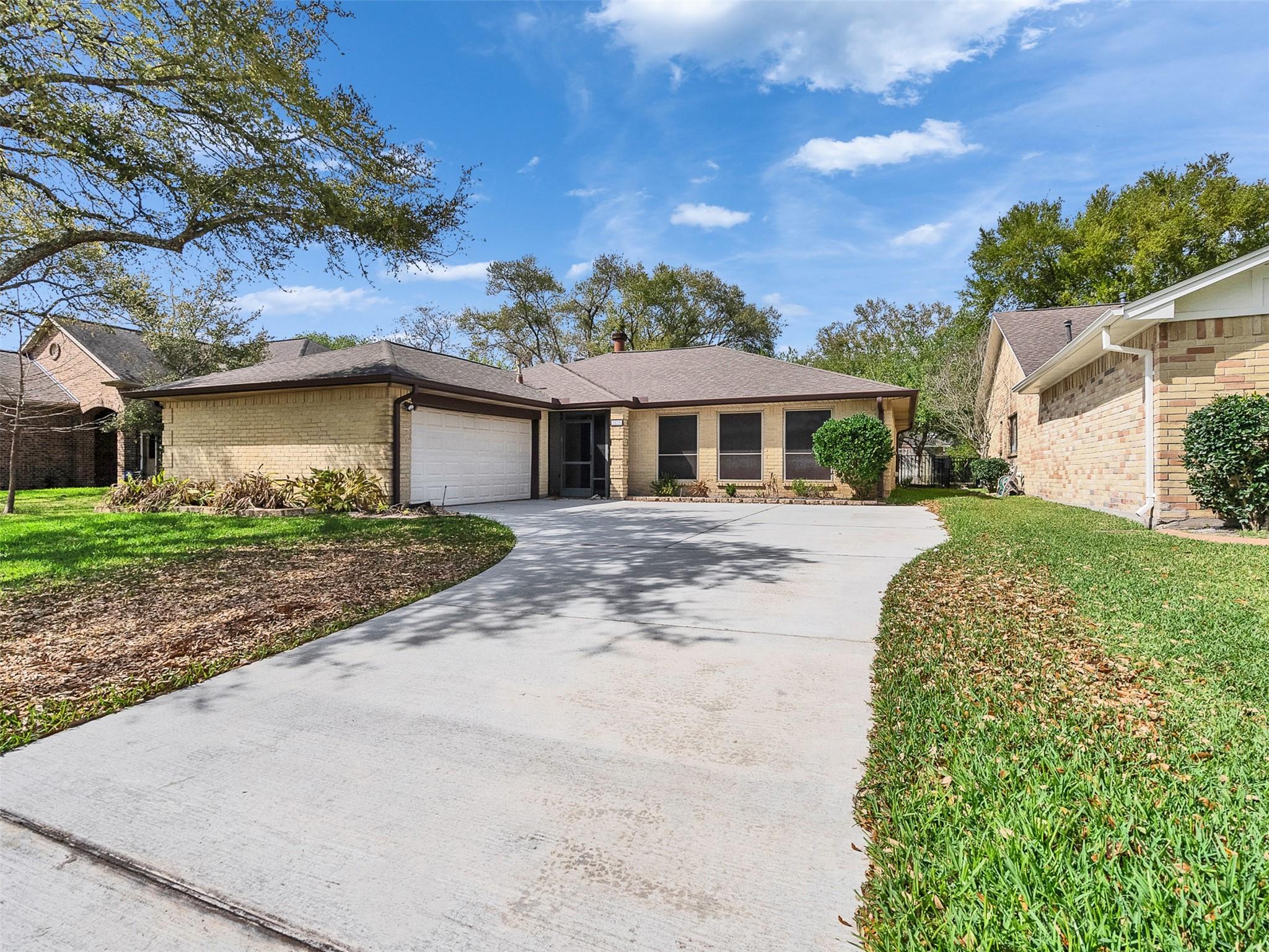2819 Poplar Creek Lane