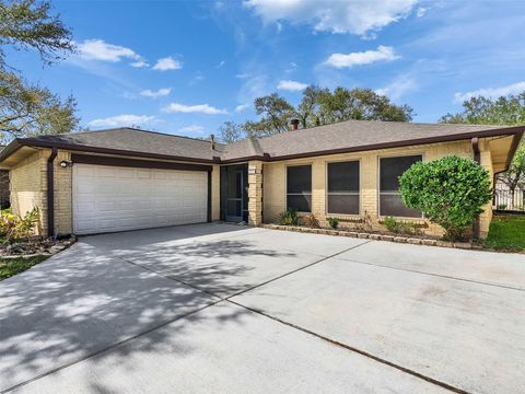 Photo of 2819 Poplar Creek Lane, Pearland, TX 77584 (MLS # 67865884)
