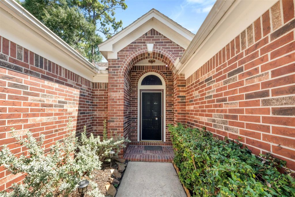 Photo of 18418 Sailfish Cove Drive, Humble, TX 77346 (MLS # 82684836)