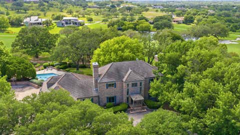 Homes For Sale - 27030 Masters Pkwy Pkwy<br/> Spicewood, TX 78669
