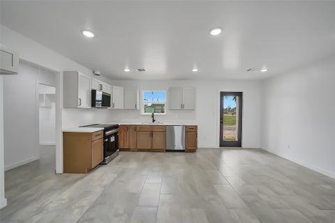 Tiny photo for 11702 Kelvin Court, Conroe, TX 77306 (MLS # 97246640)