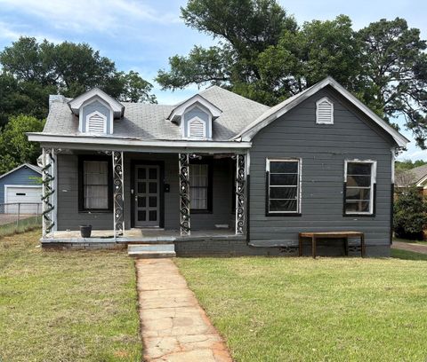 Photo of 1411 W Cochran Street, Tyler, TX 75702 (MLS # 24541486)